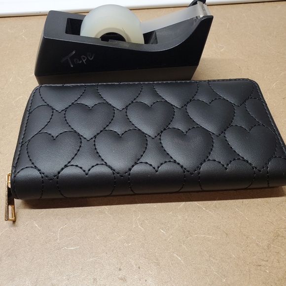 Black Heart Wallet - Picture 3 of 5
